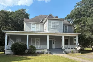 211 E Brooks St, Kingstree, SC 29556 - Photo 1