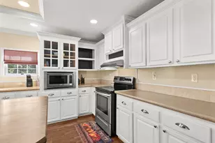 1040 Colonial Ln, Conway, SC 29526 - Photo 10