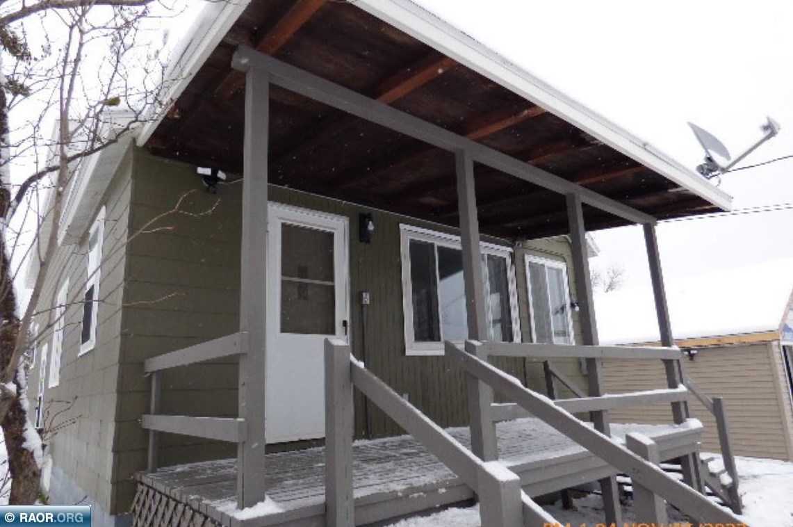 1802 E 27th St, Hibbing, MN 55746