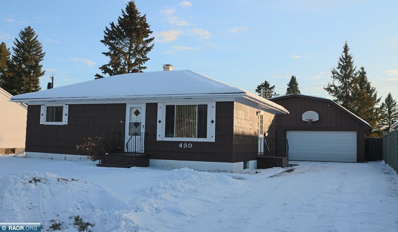 430 Andover Rd, Hoyt Lakes, MN 55750