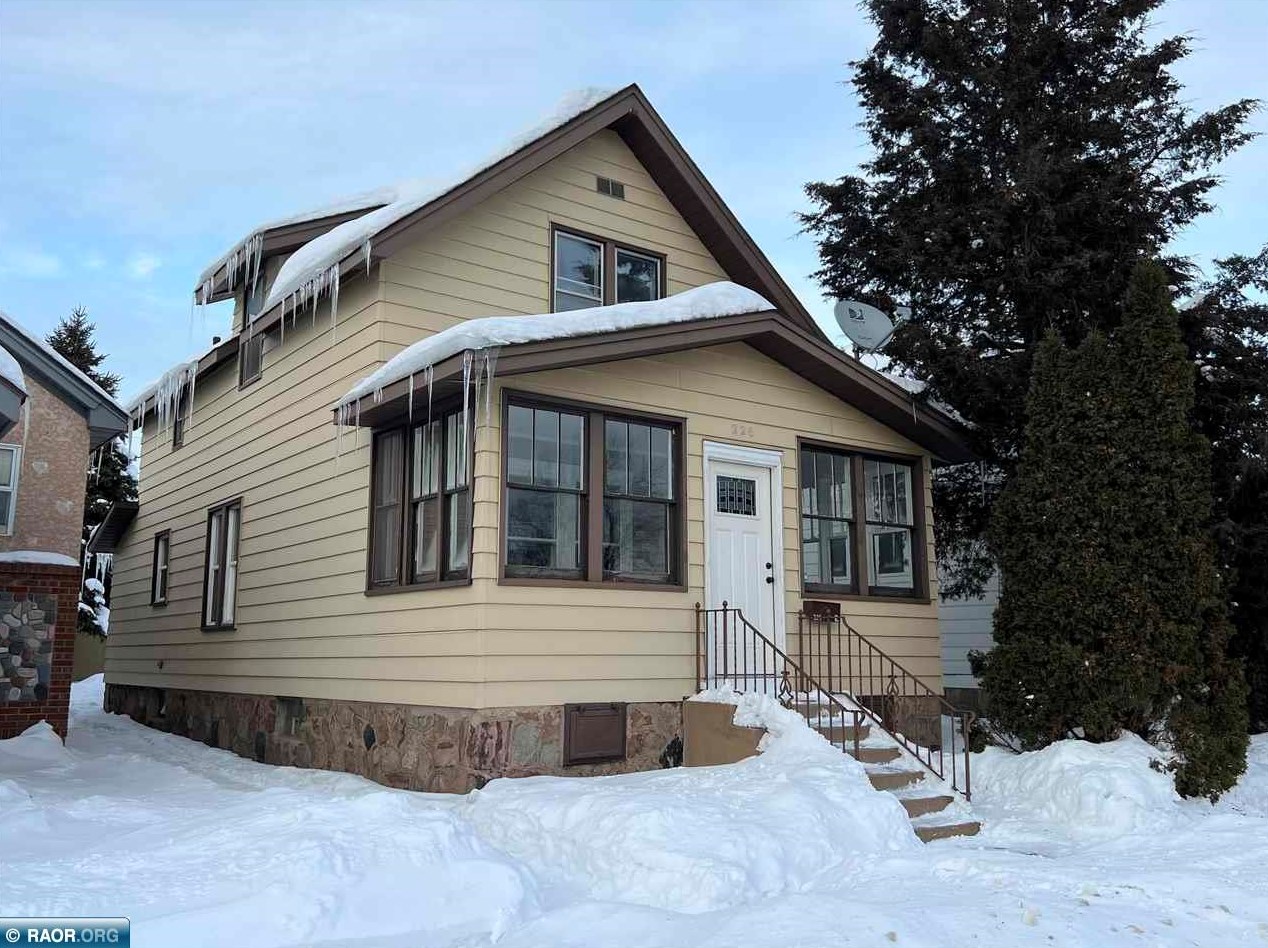 226 6th St Sw, Chisholm, MN 55719