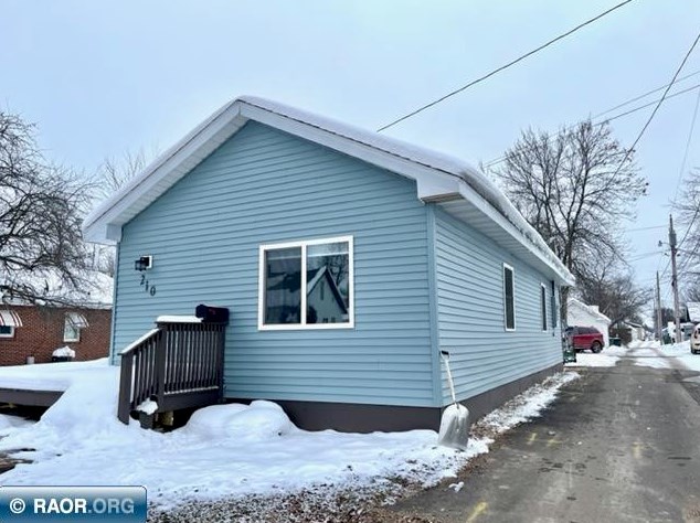 210 W 24th St, Hibbing, MN 55746
