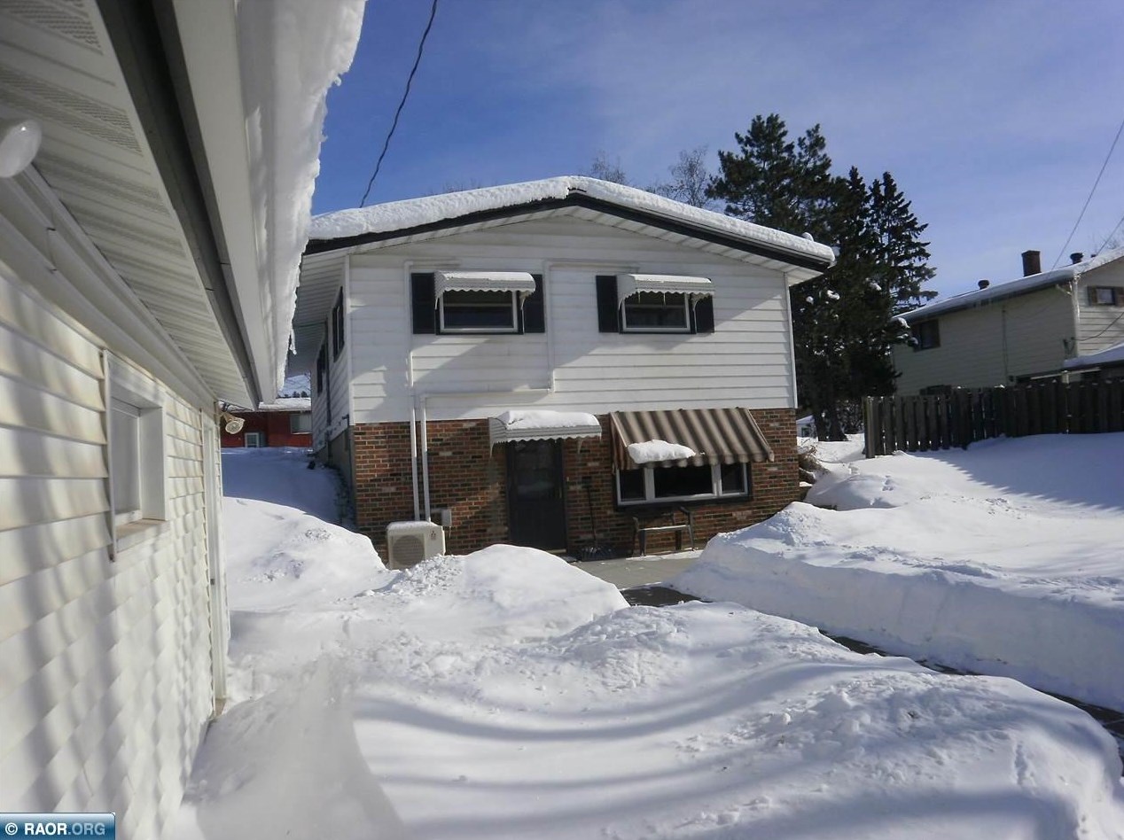 1531 E 15th Ave, Hibbing, MN 55746