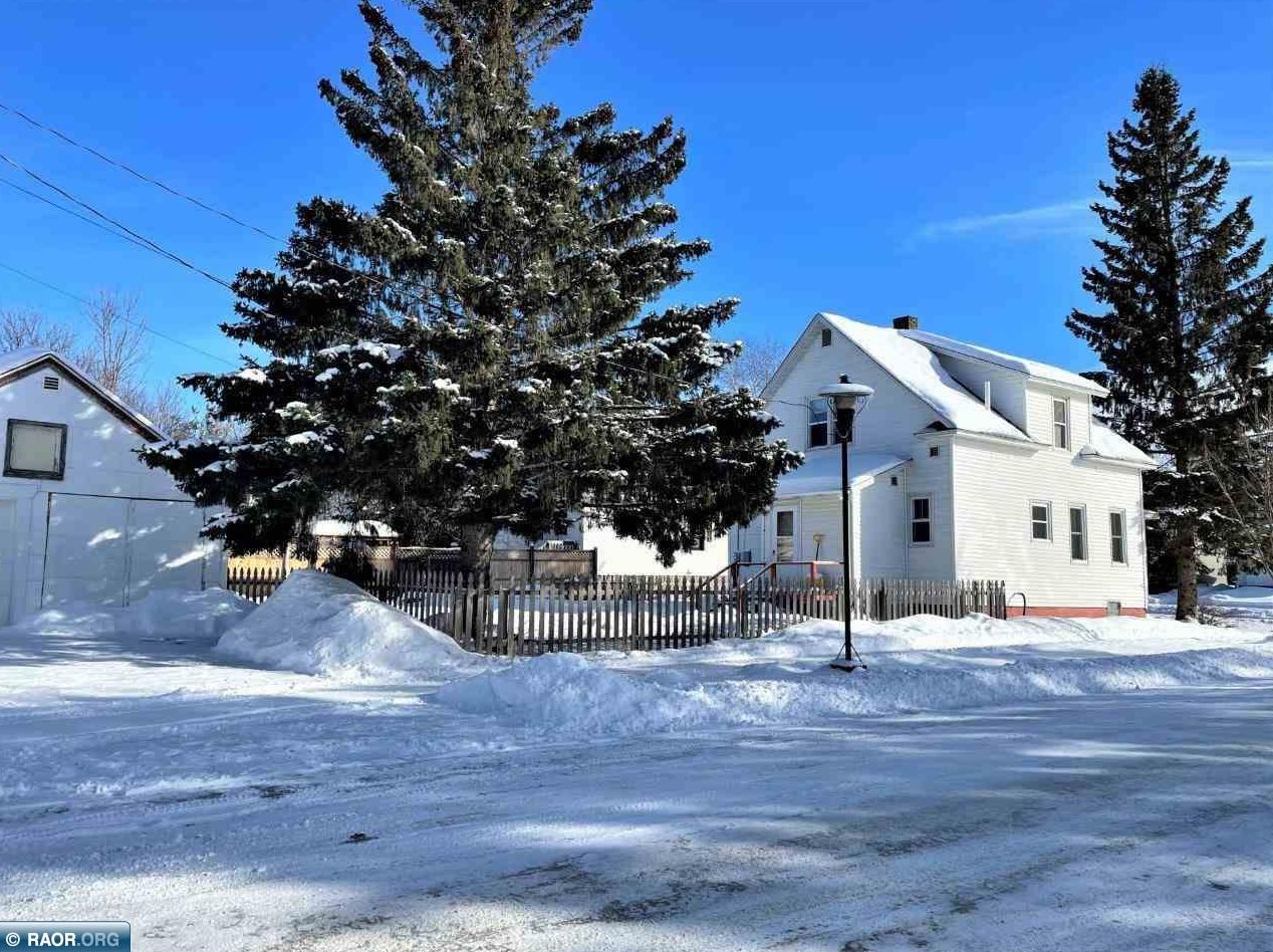 201 E Pattison St, Ely, MN 55731