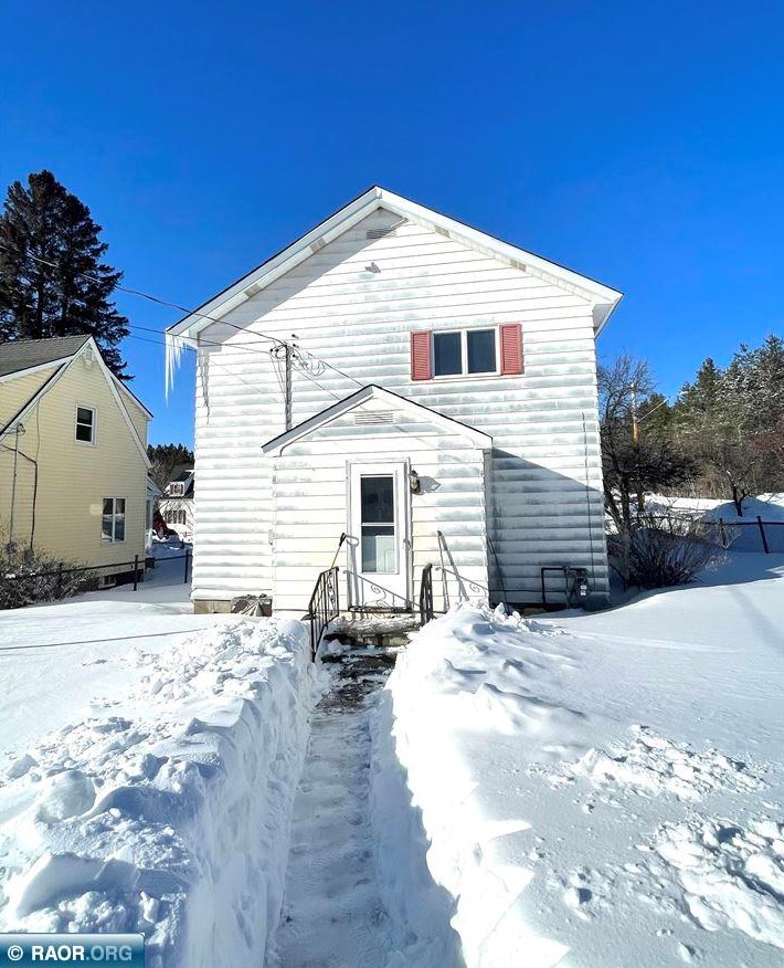 132 N 2nd St, Fayal, MN 55734
