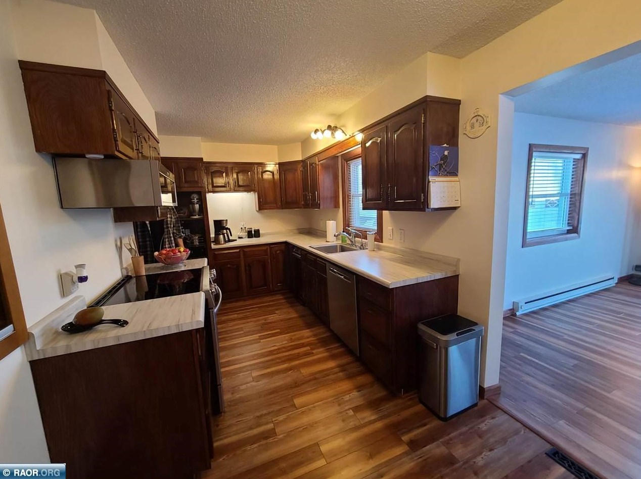 1612 E 14th Ave, Hibbing, MN 55746