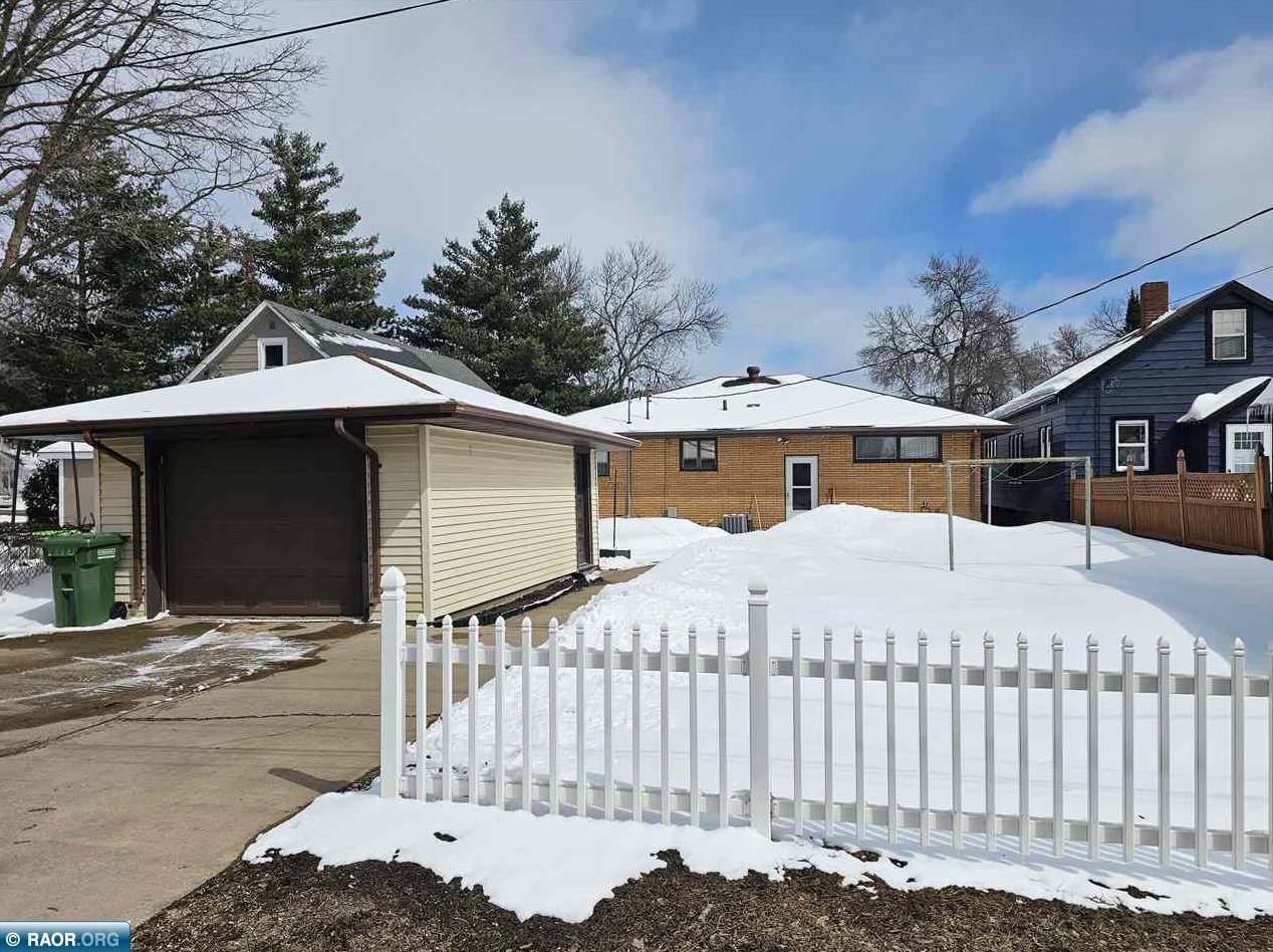 2405 3rd Ave E, Hibbing, MN 55746