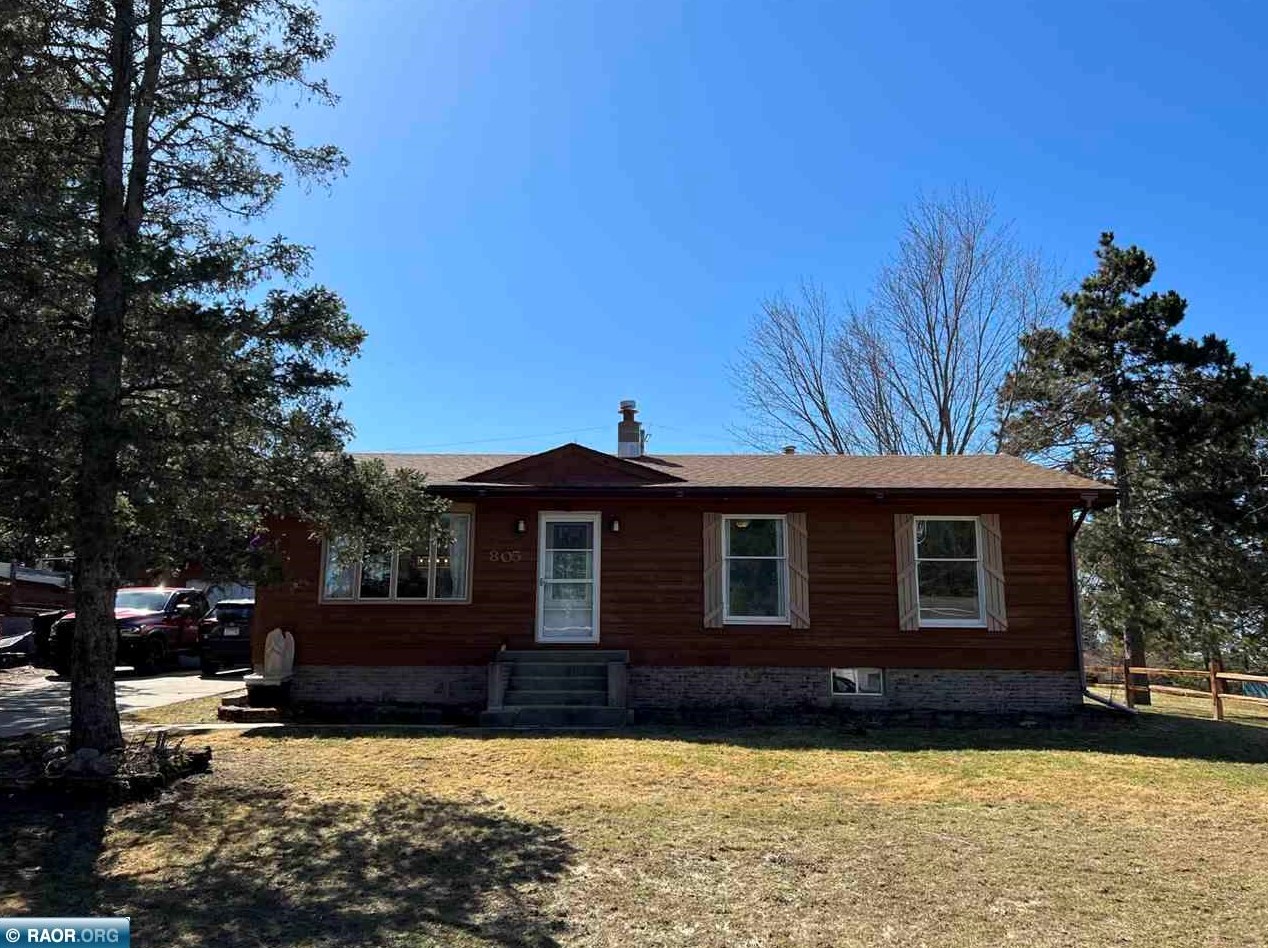 805 6th Ave Ne, Chisholm, MN 55719
