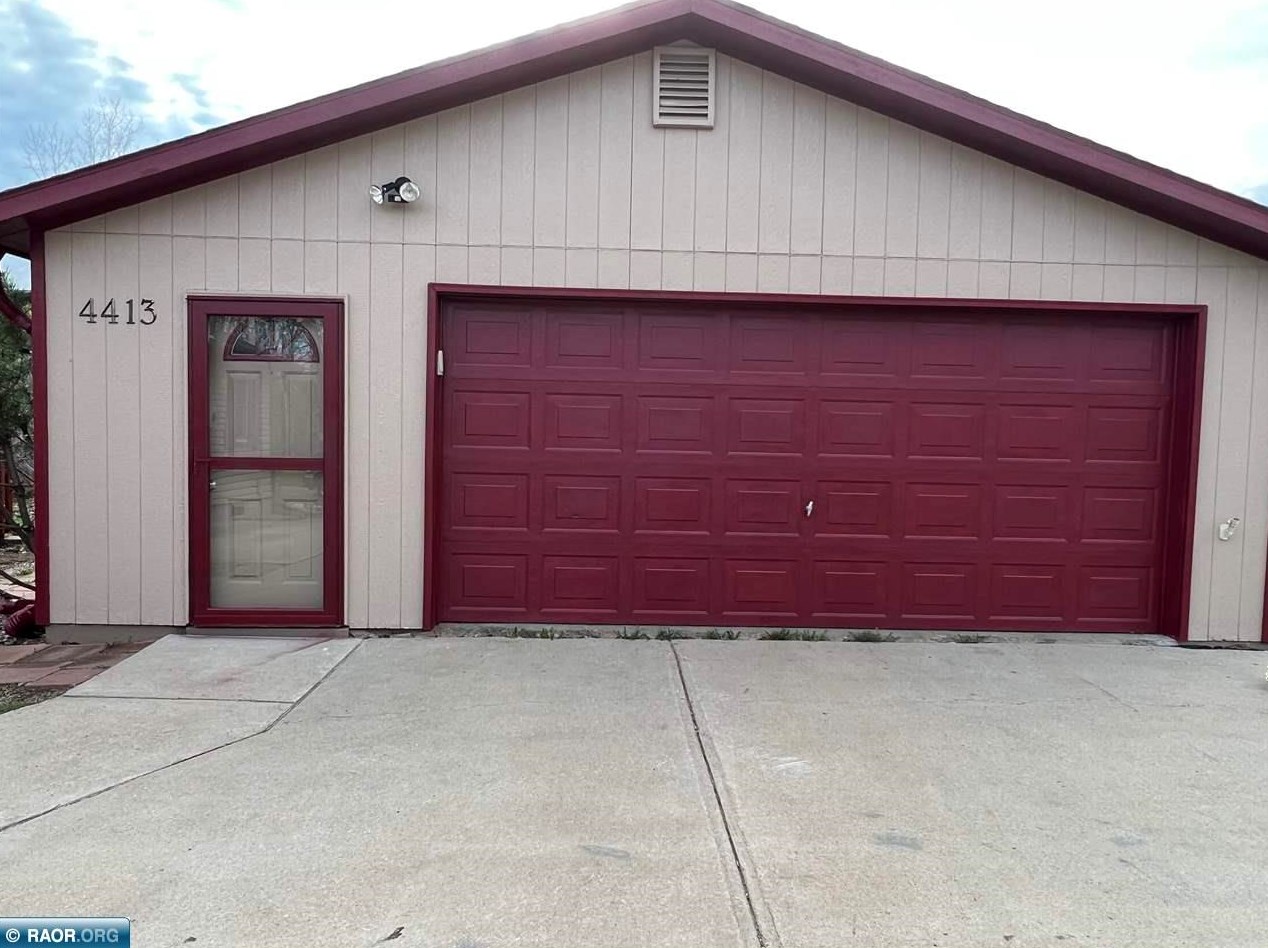 4413 E 4th Ave, Hibbing, MN 55746