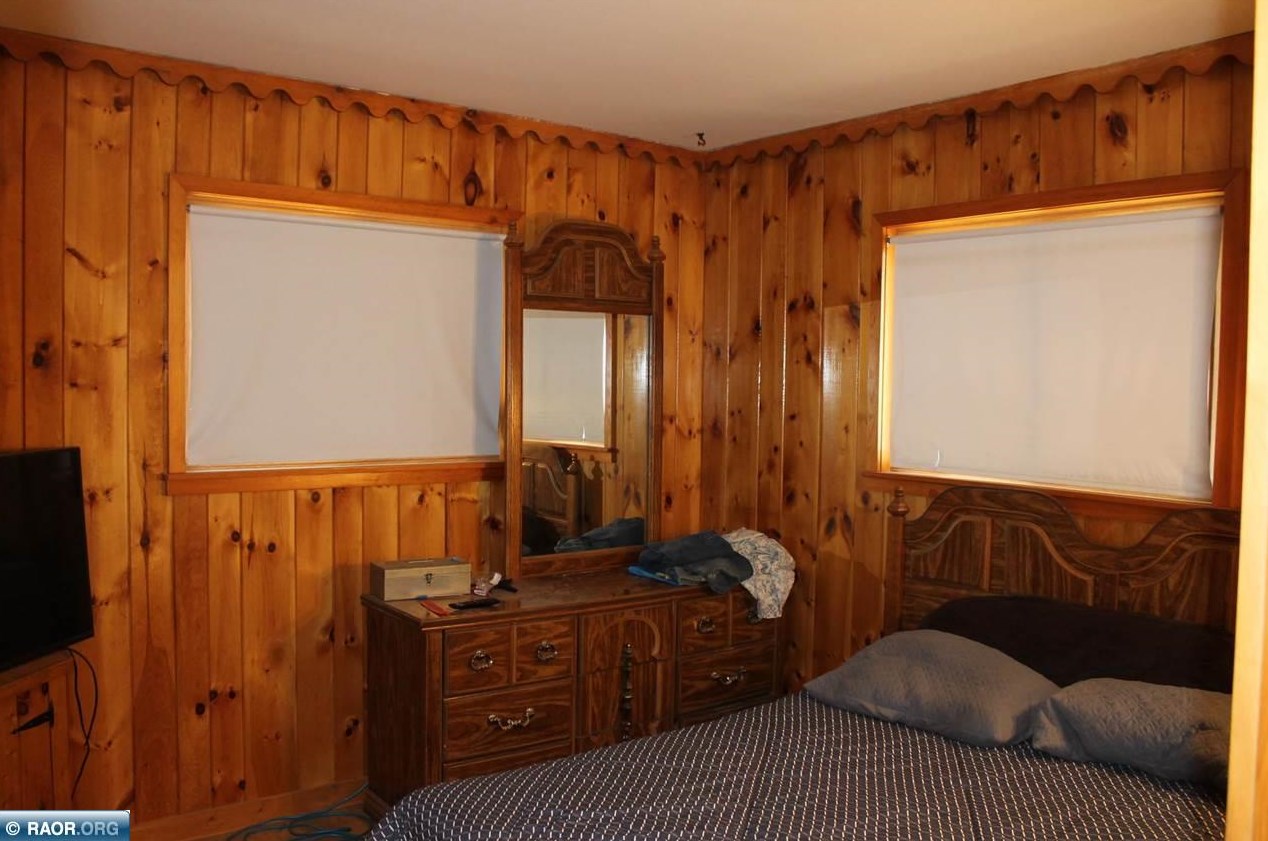 304 Kent Rd, Hoyt Lakes MN  55750-1302 exterior