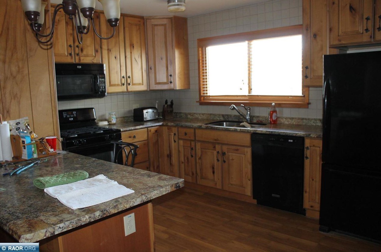 304 Kent Rd, Hoyt Lakes MN  55750-1302 exterior