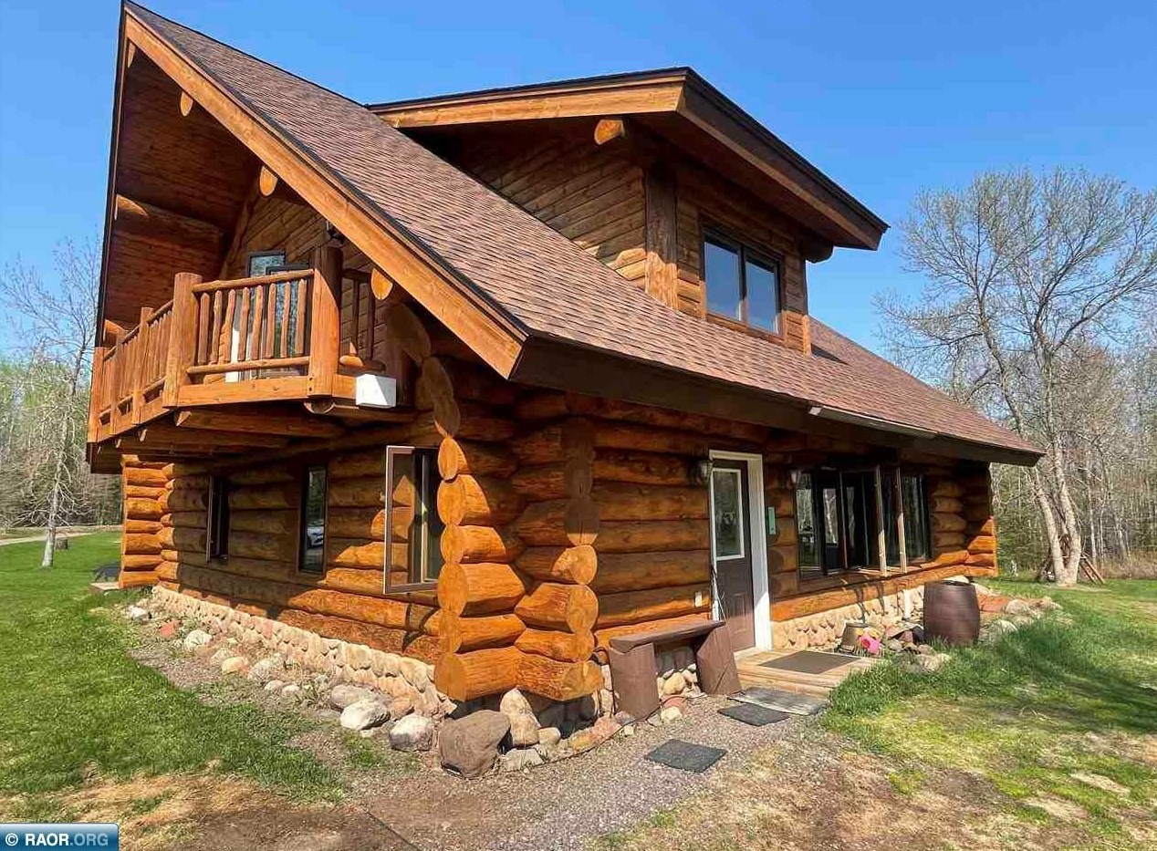 8090 S Shore Dr, Lake Nichols, MN 55717