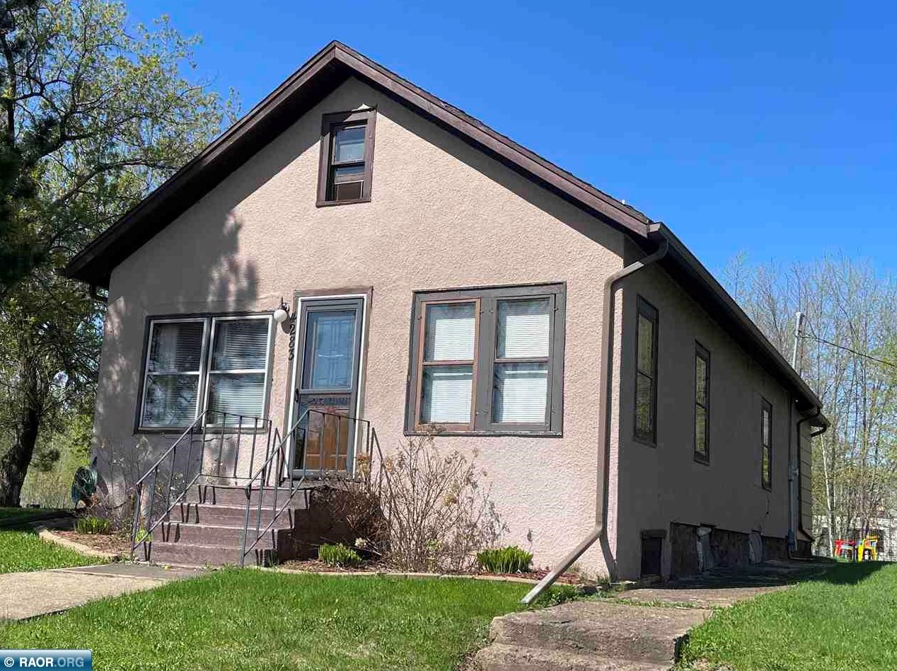 4283 2nd St, Hibbing, MN 55746