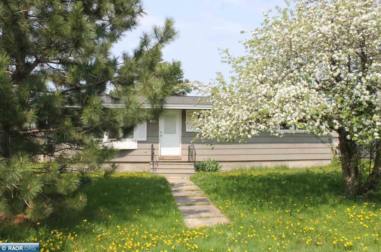 1207 3rd St W, Fayal, MN 55734