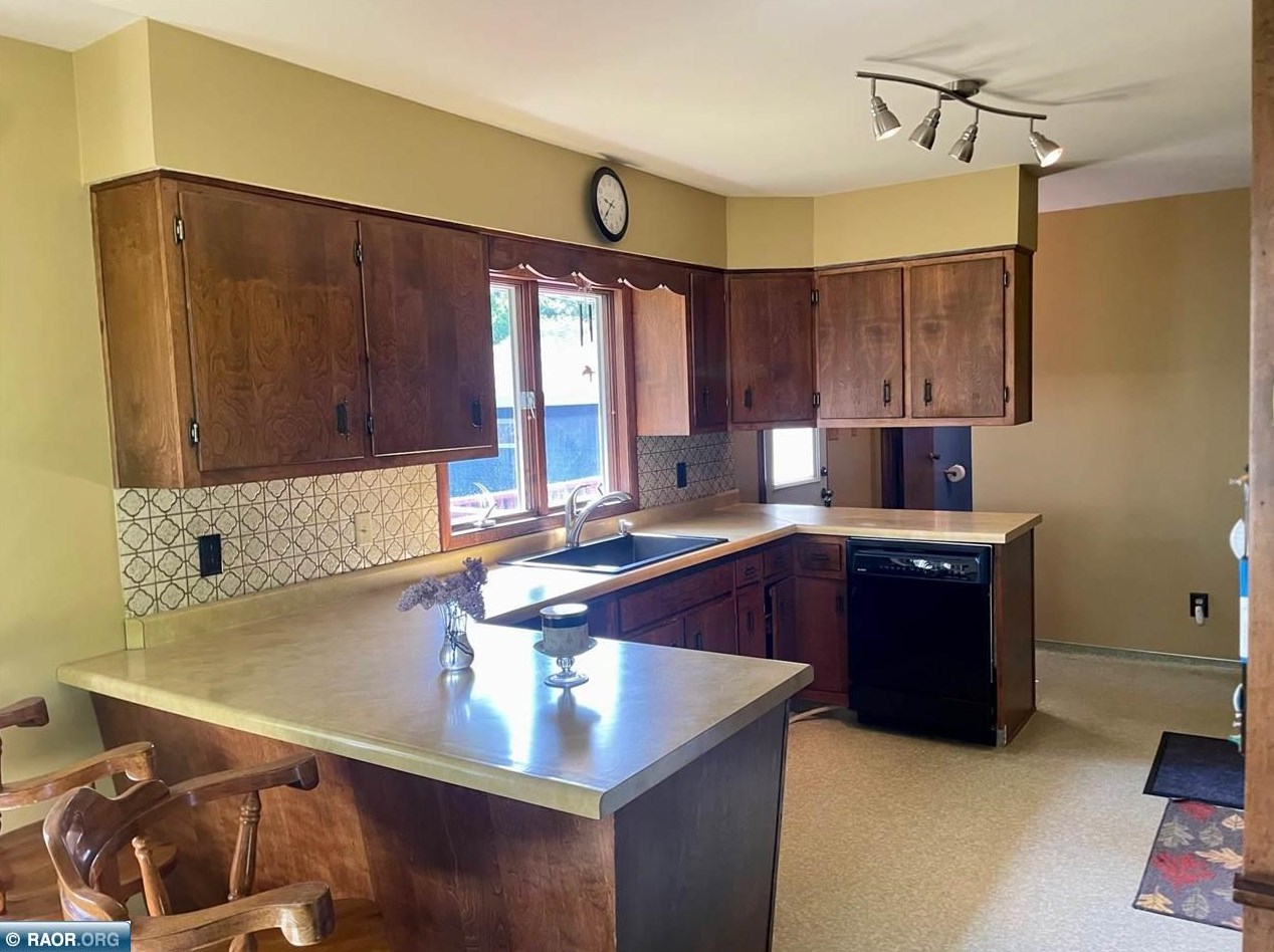2552 Vermilion Trail, Makinen, MN 55763