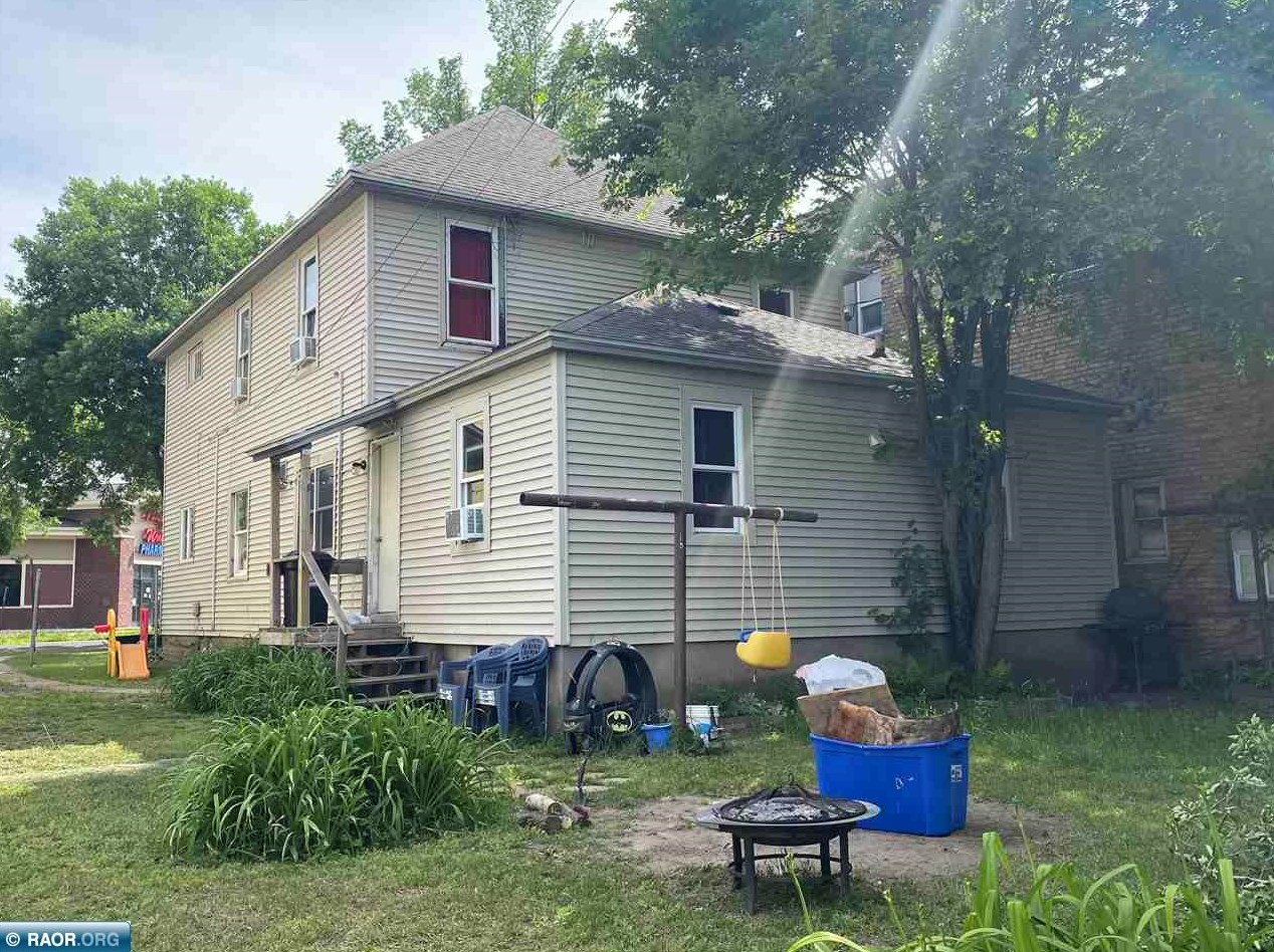125 1st St, Virginia, MN 55792-2502