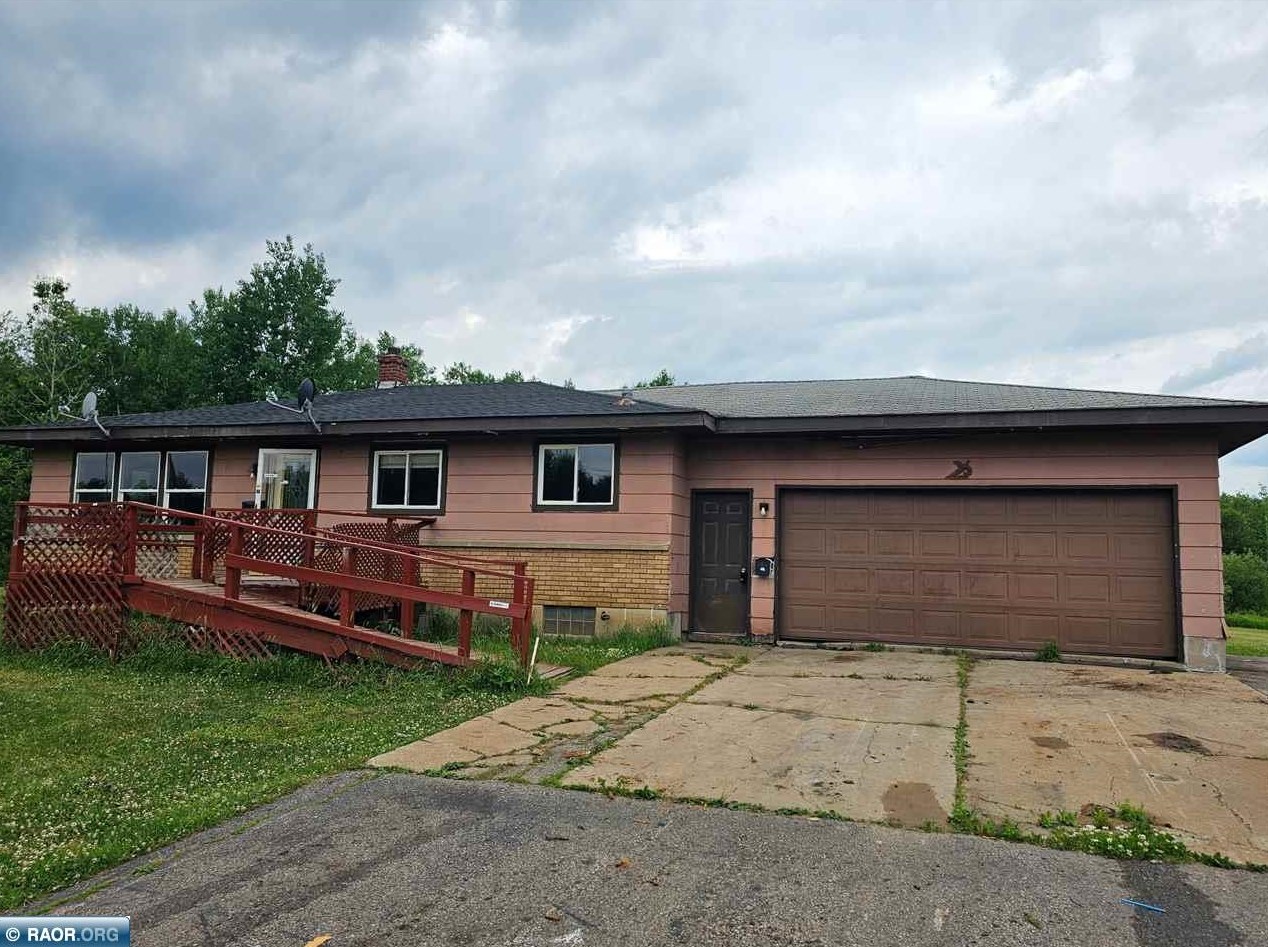 5675 Mcniven Rd, Chisholm, MN 55719