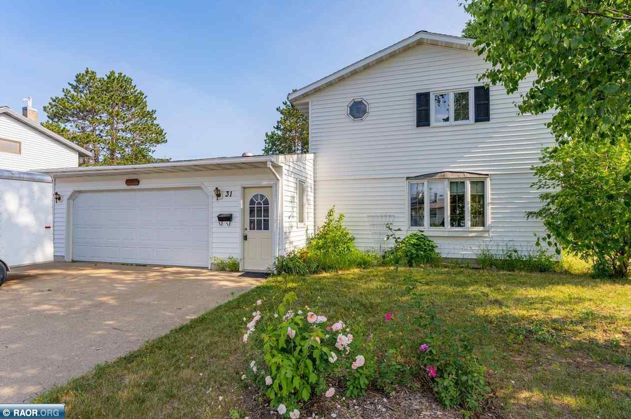 31 Astor Rd, Babbitt, MN 55706