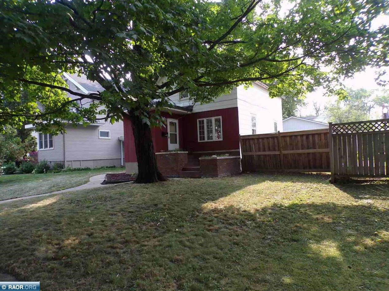 2125 6th Ave E, Hibbing, MN 55746