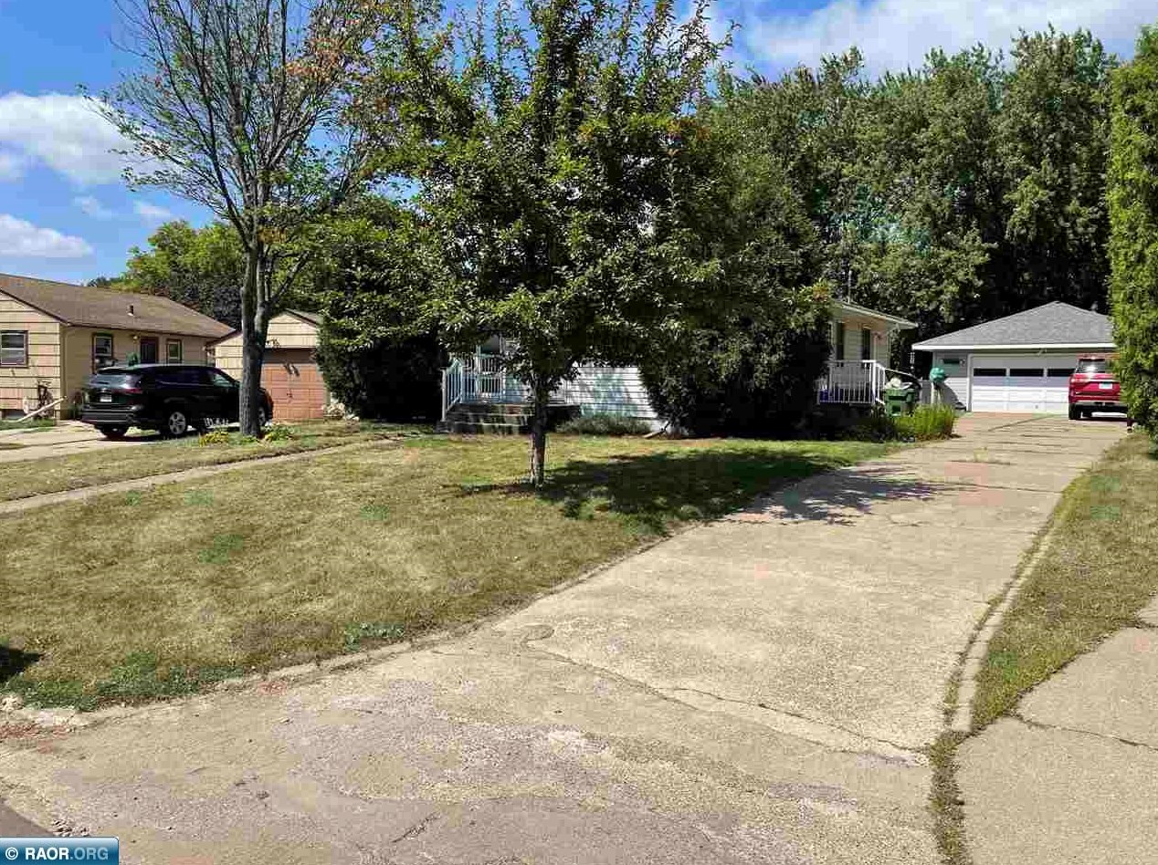 2721 Diane Ln, Hibbing, MN 55746
