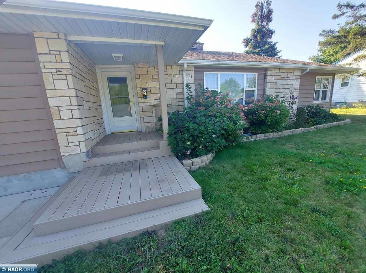 27 5th St, Biwabik, MN 55705-1255