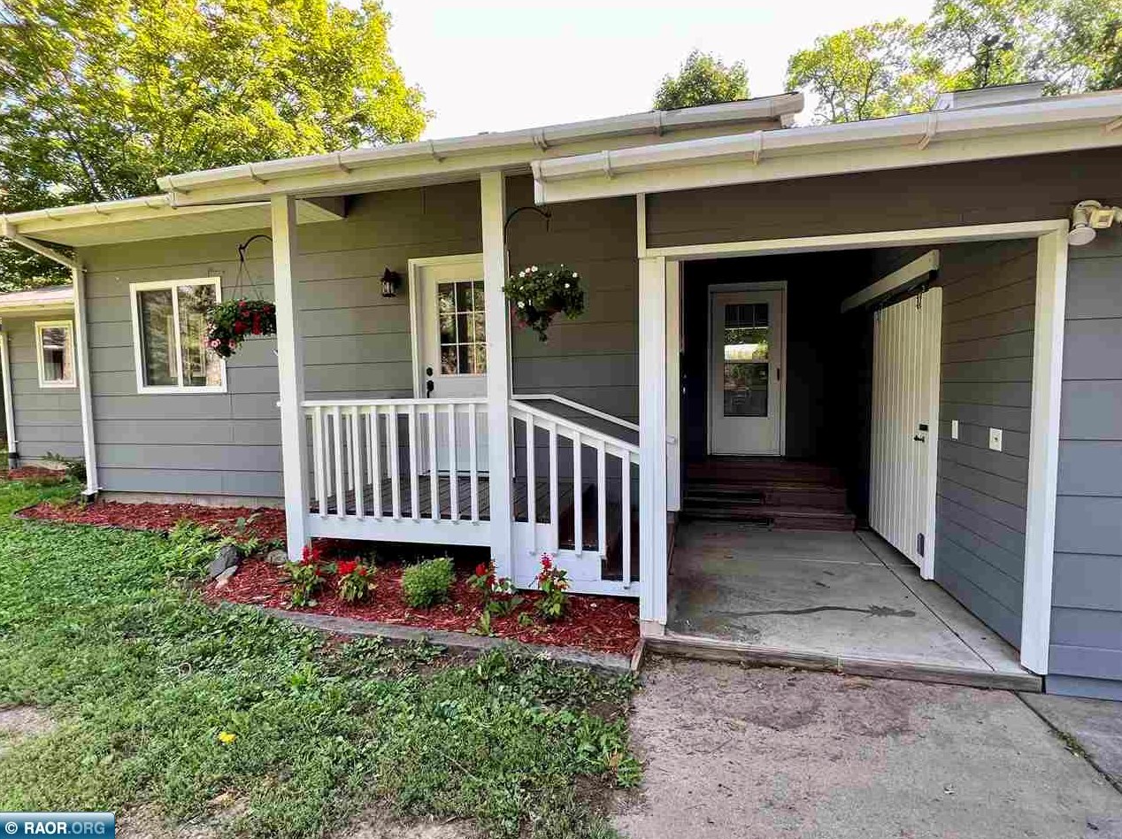 2073 Elmers Ln, Quamba, MN 55051