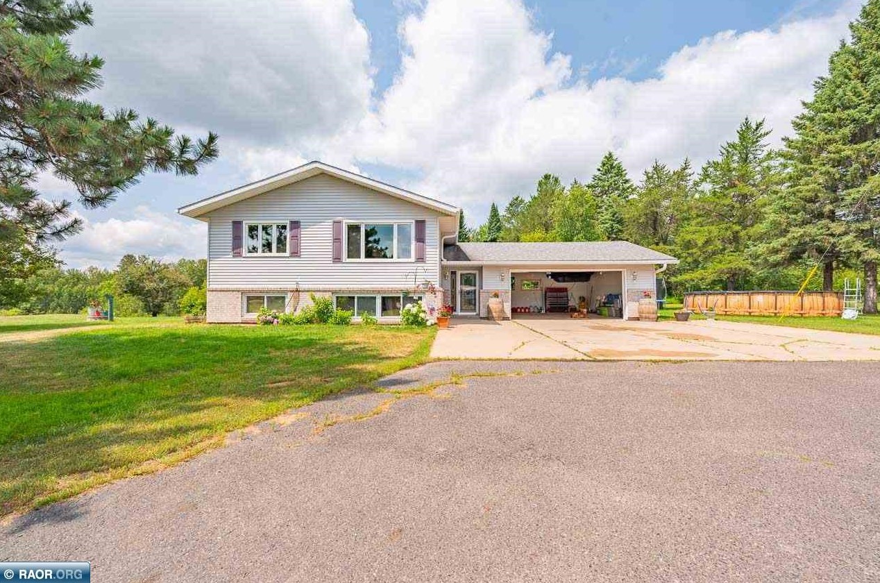 3875 Berg Rd, Hibbing, MN 55746