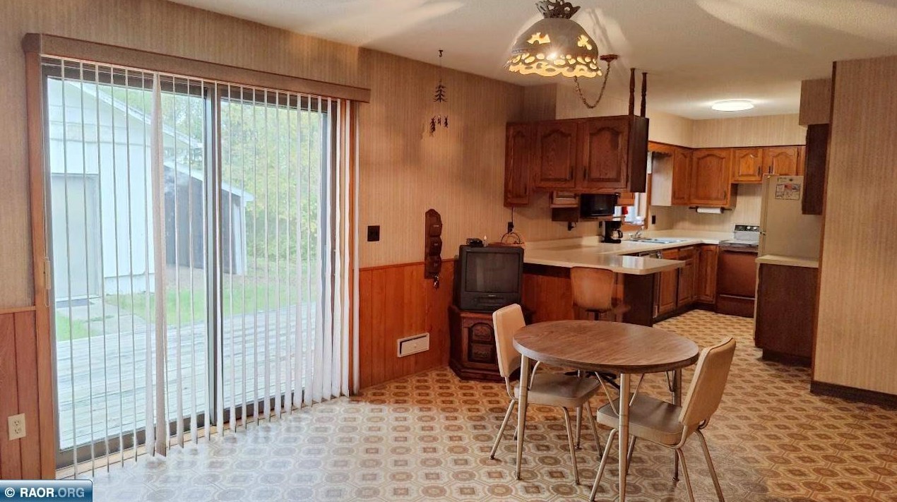 522 Vermilion Dr E, Cook, MN 55723
