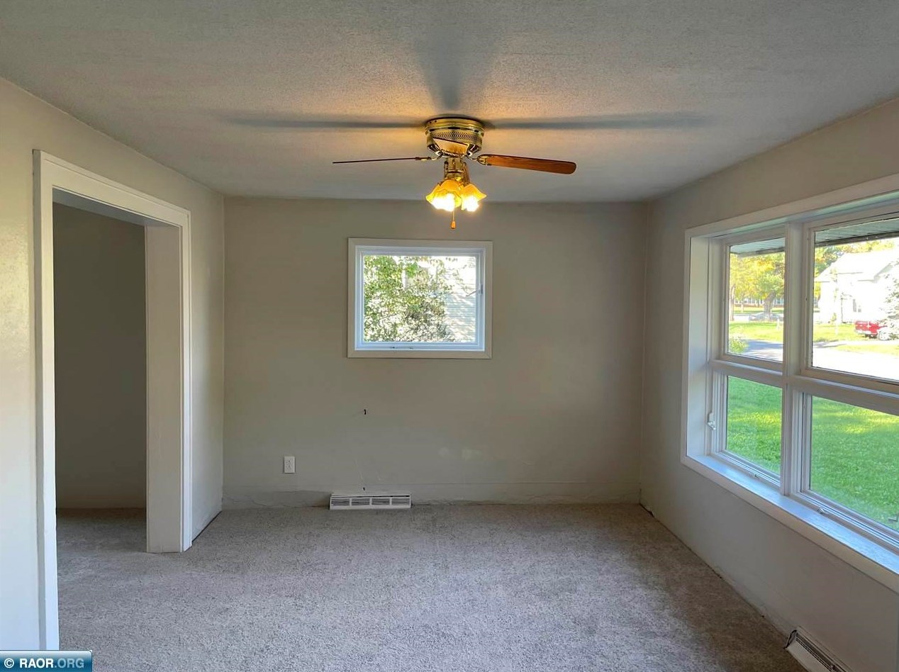 3723 3rd Ave E, Hibbing, MN 55746