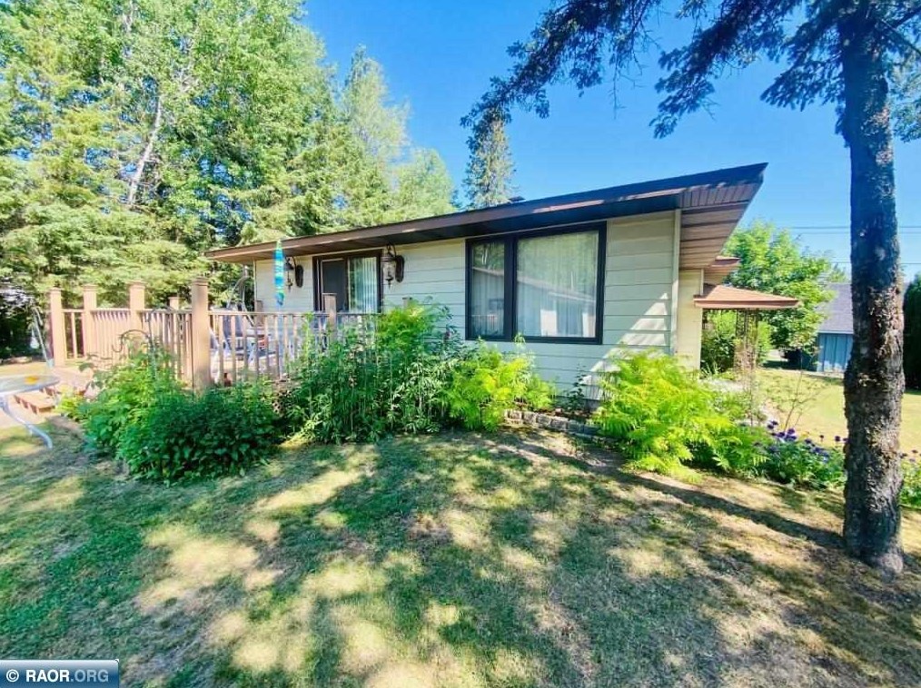 520 E 41st St, Hibbing, MN 55746