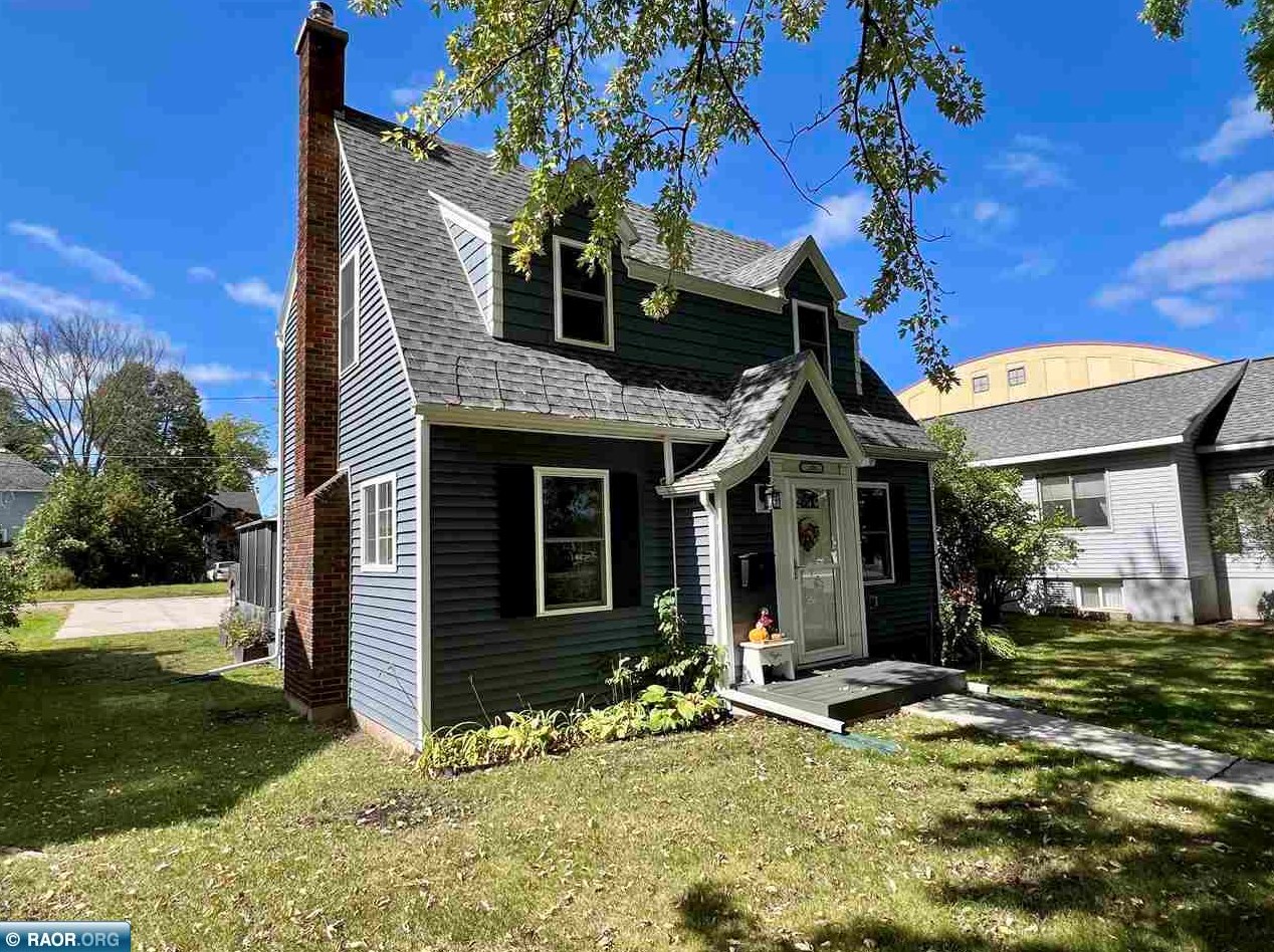 2405 5th Ave E, Hibbing, MN 55746