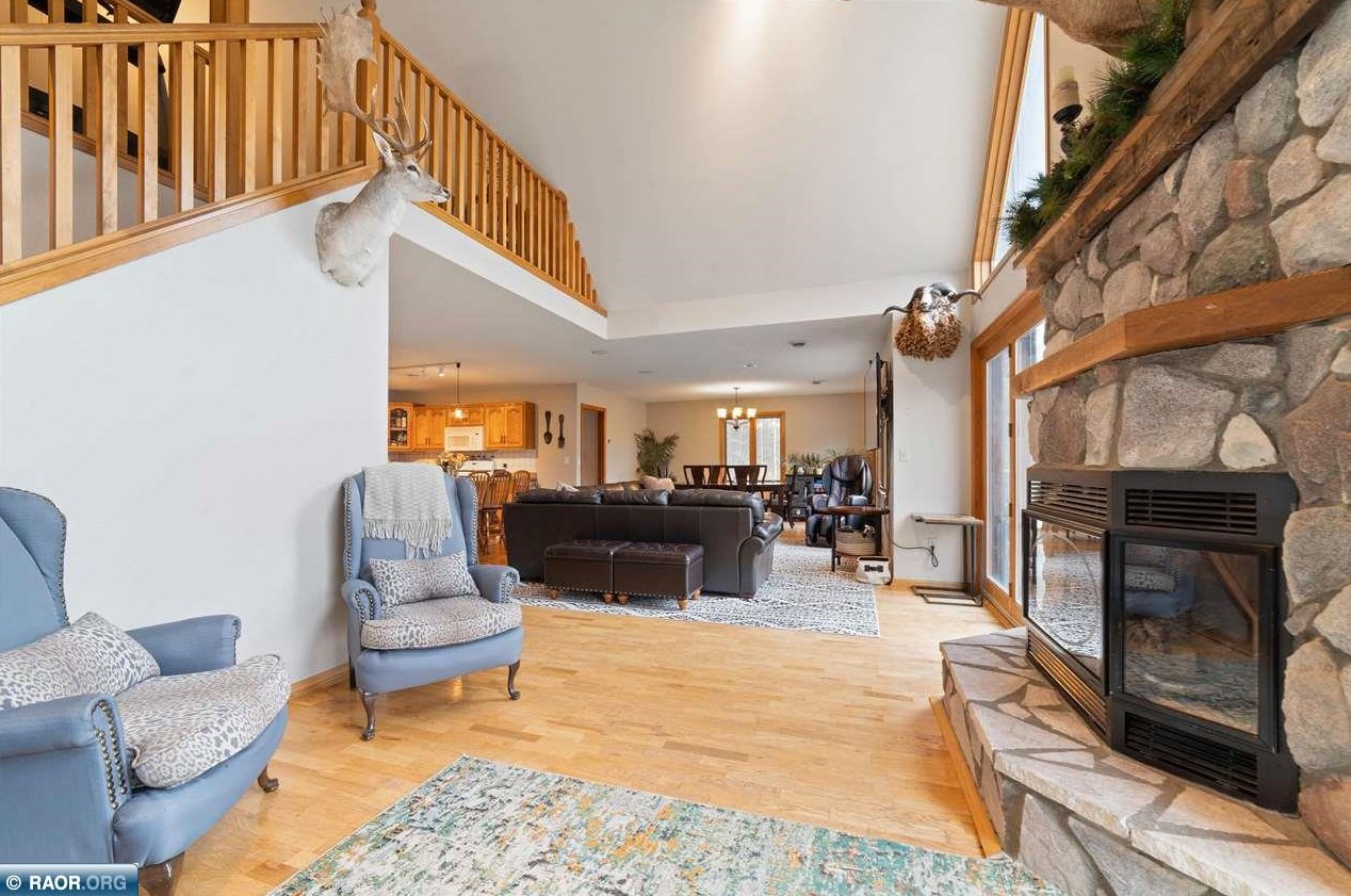 6907 Morris Thomas Rd, Scanlon, MN 55720