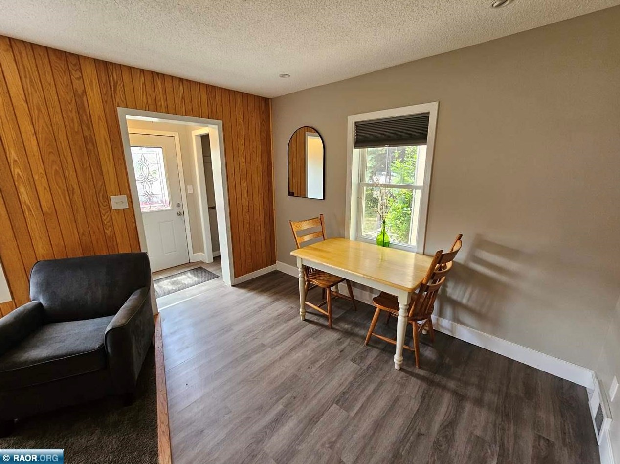 302 1st St, Chisholm MN  55719-1709 exterior