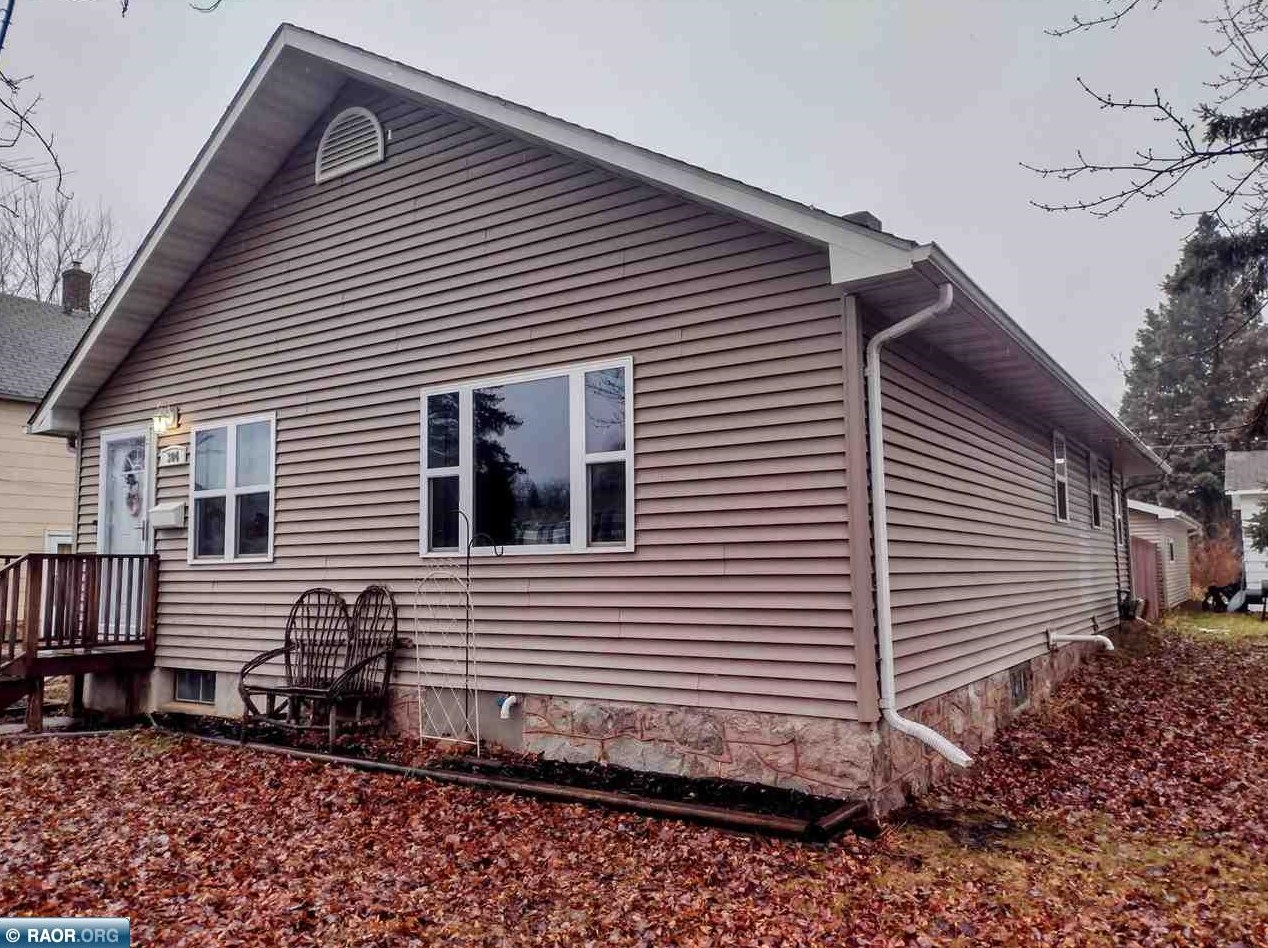 304 7th St Sw, Chisholm, MN 55719