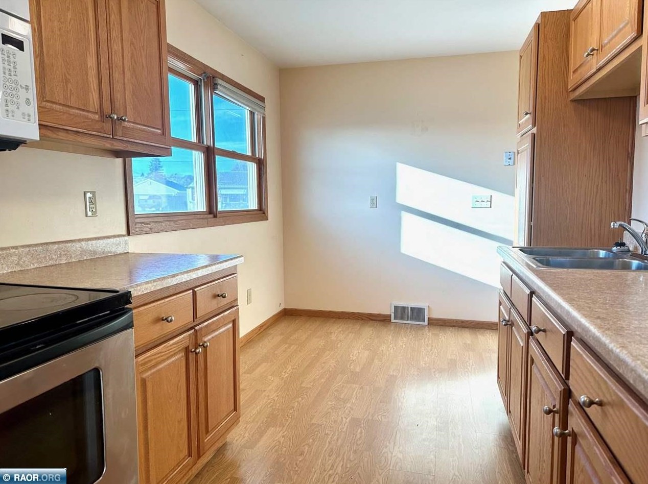 1602 Merryview Ln, Hibbing, MN 55746