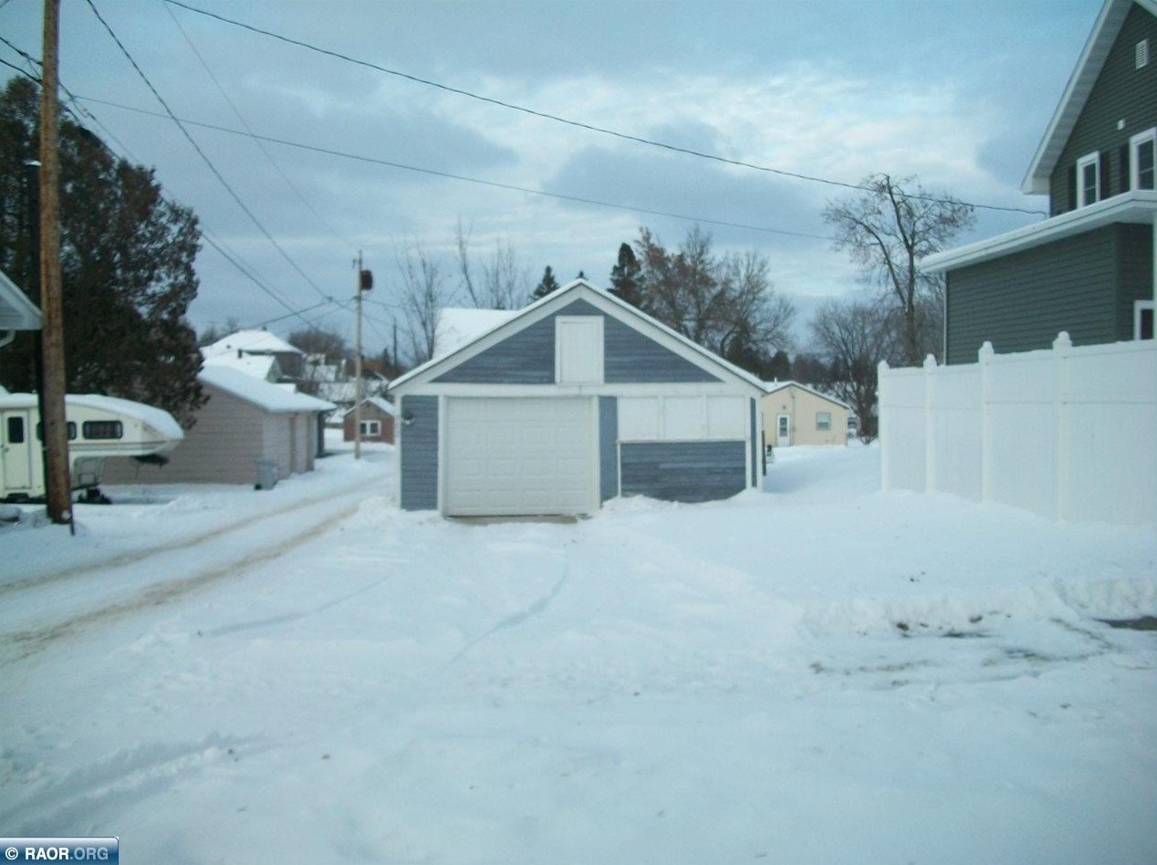 302 Nw 2 Nd Ave, Chisholm, MN 55719