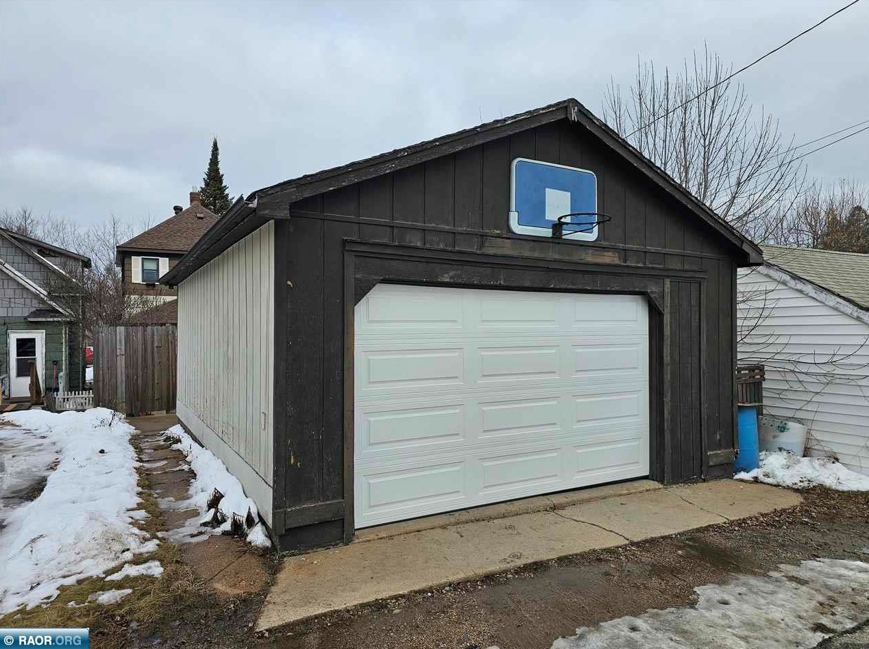 125 2nd St, Chisholm MN  55719-1613 exterior