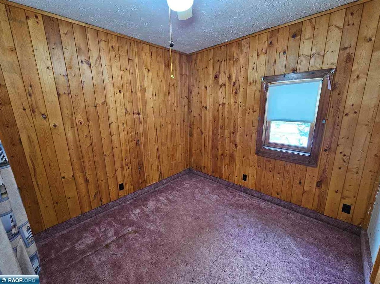 125 2nd St, Chisholm MN  55719-1613 exterior