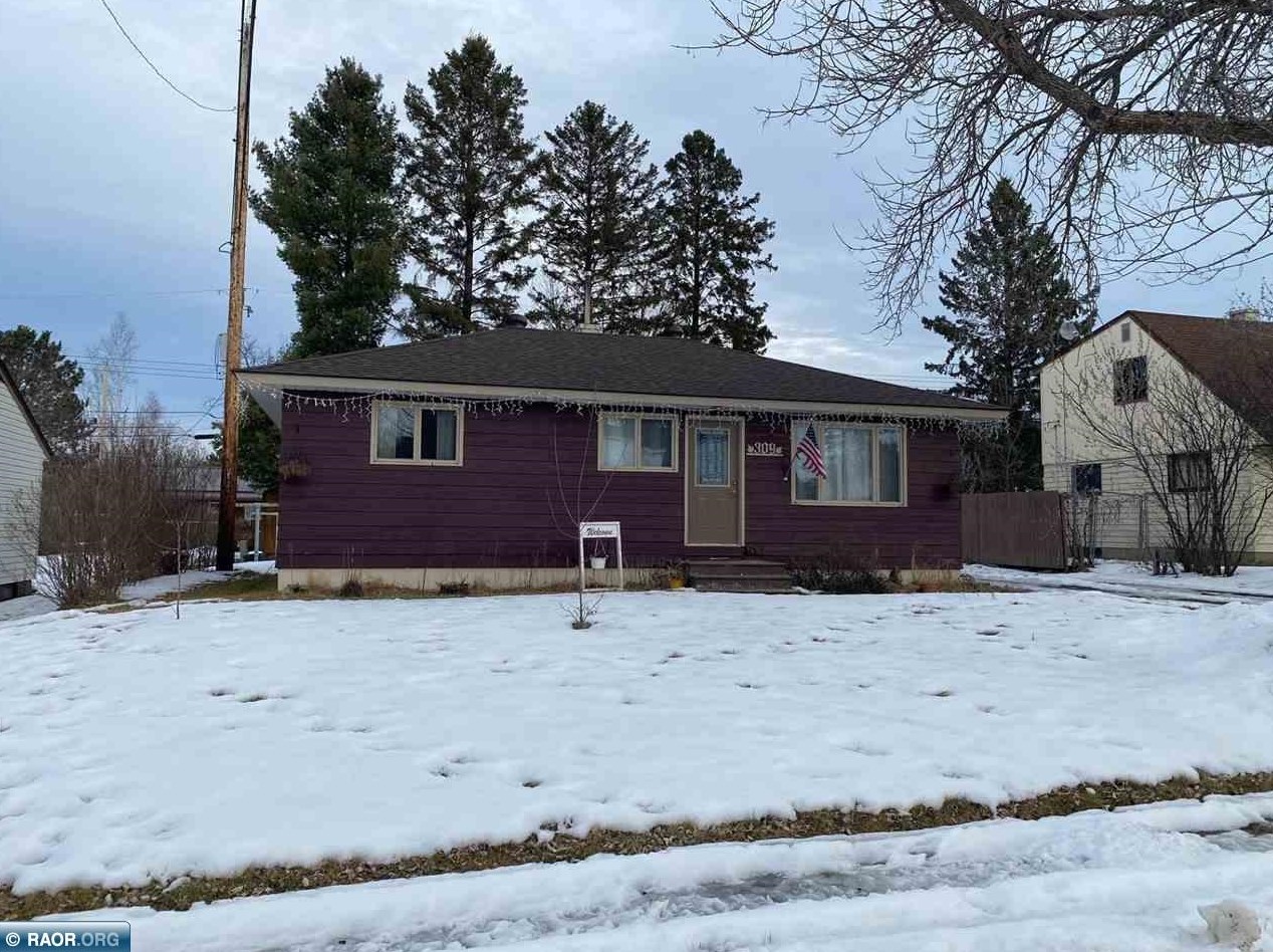 309 Arlington Rd, Hoyt Lakes, MN 55750