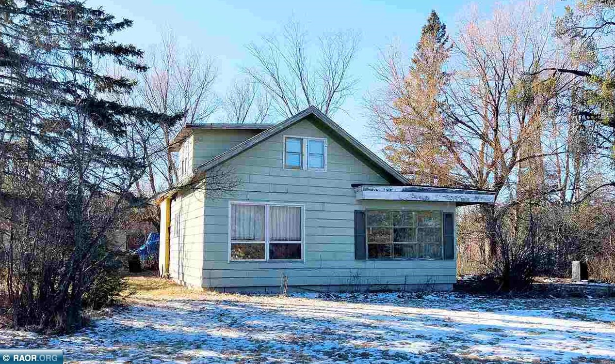 423 S River St, Cook, MN 55723