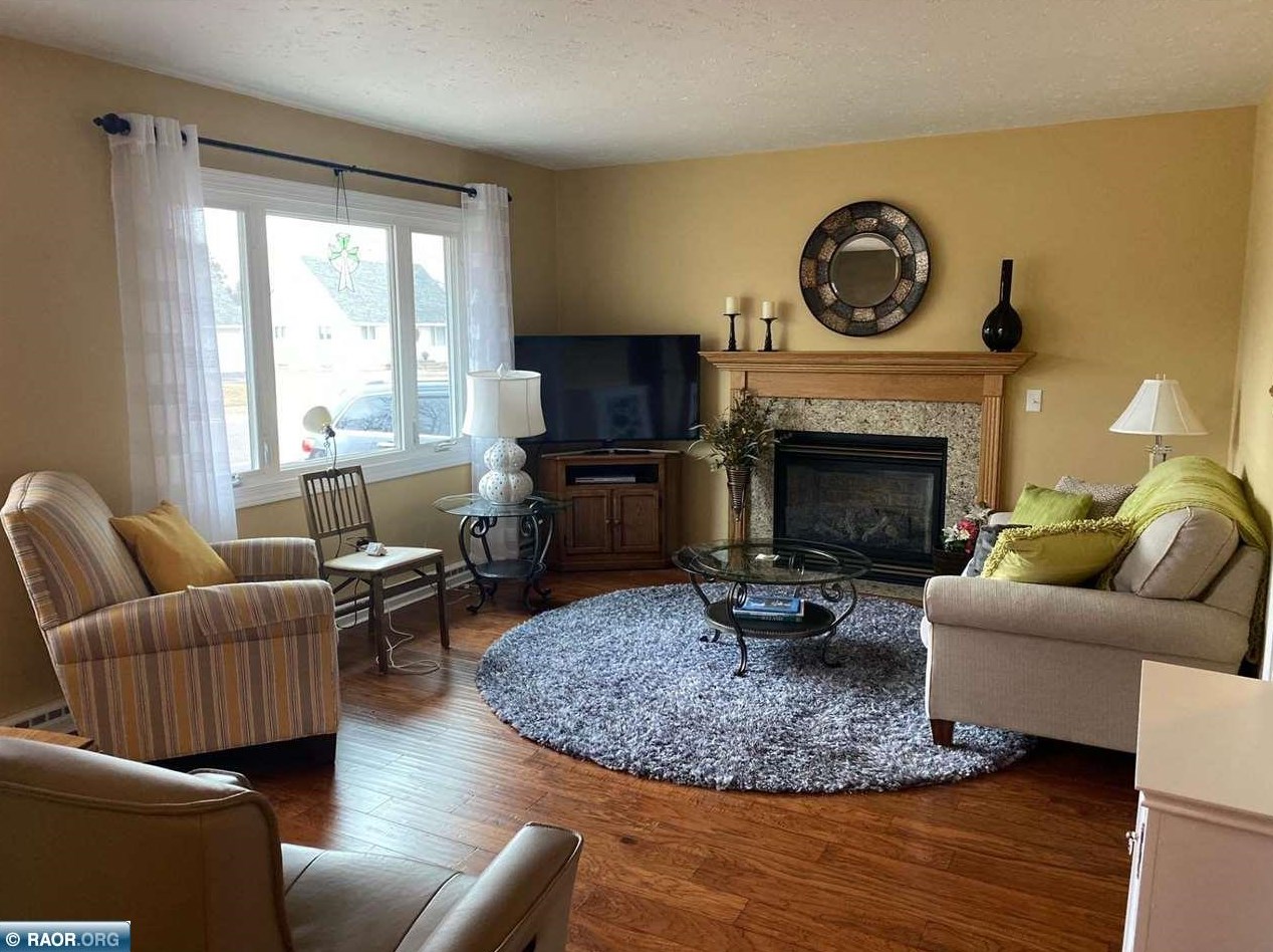 229 Hampshire Dr, Hoyt Lakes MN 55750-1236 exterior