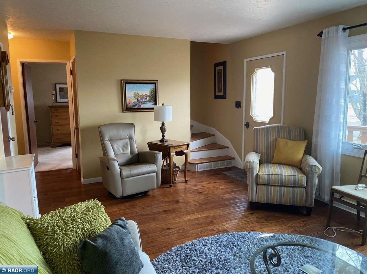 229 Hampshire Dr, Hoyt Lakes MN 55750-1236 exterior