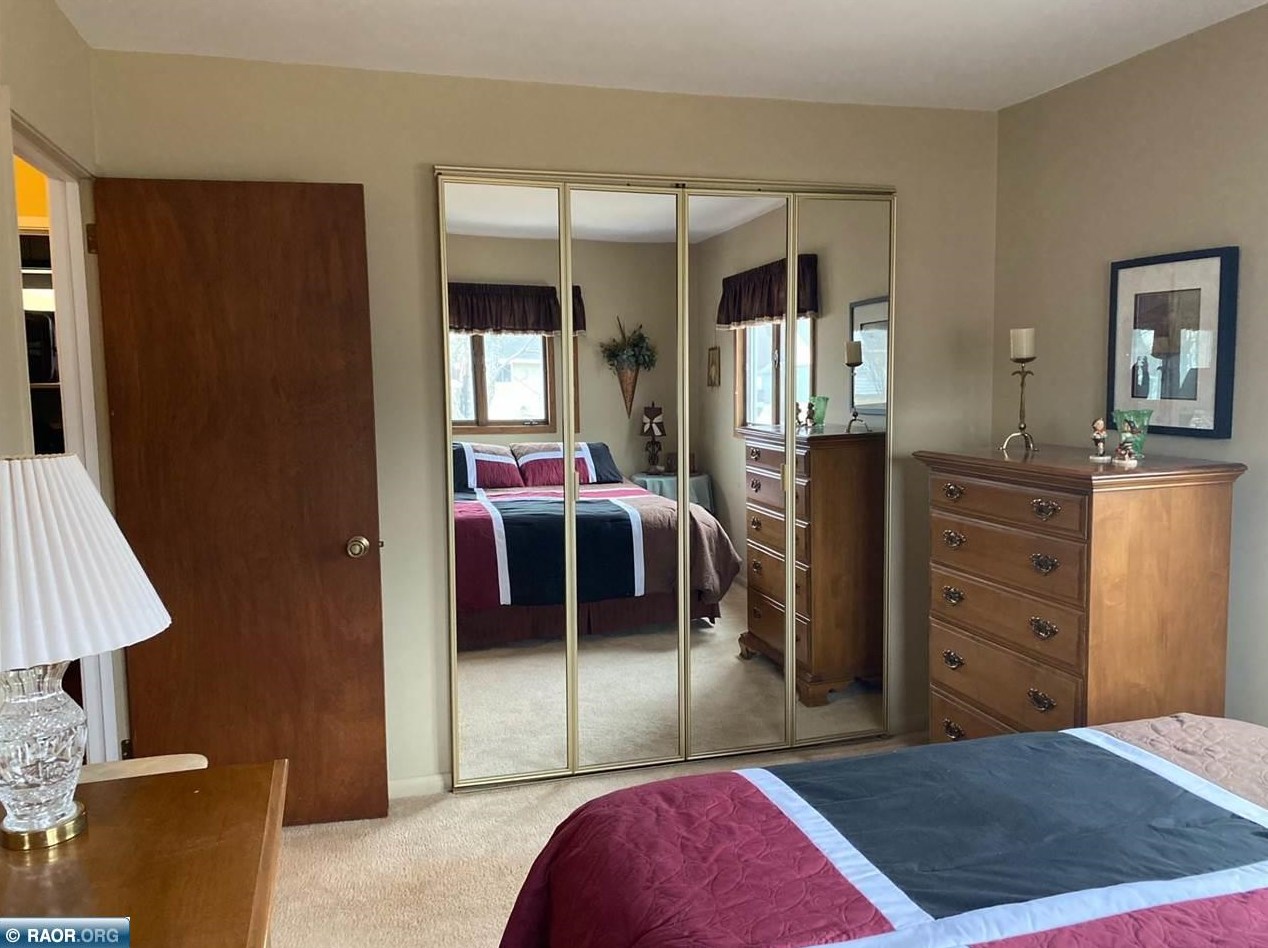 229 Hampshire Dr, Hoyt Lakes MN 55750-1236 exterior