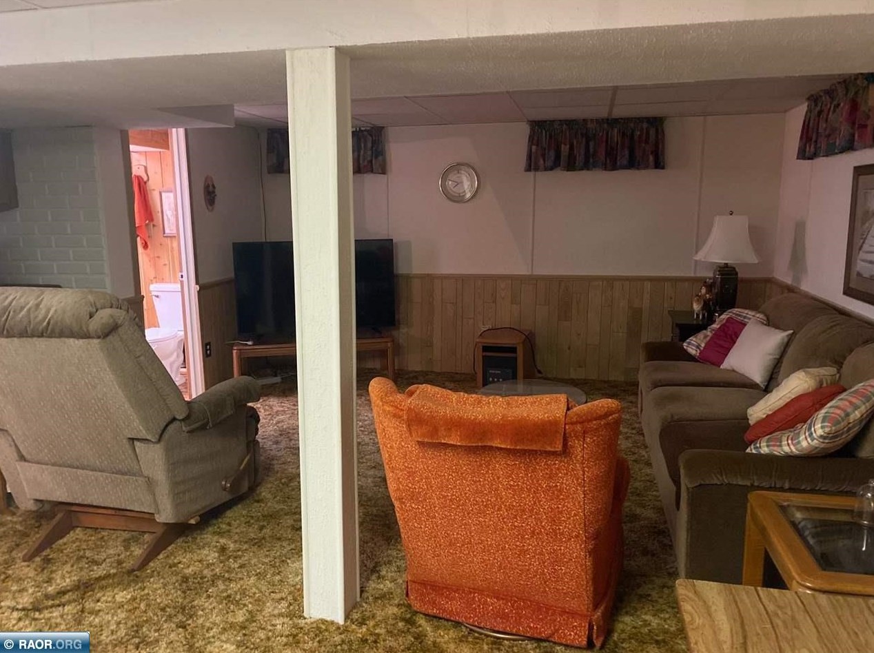 229 Hampshire Dr, Hoyt Lakes MN 55750-1236 exterior