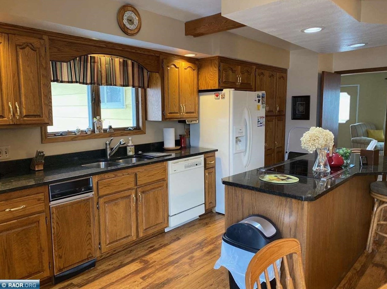 229 Hampshire Dr, Hoyt Lakes MN 55750-1236 exterior