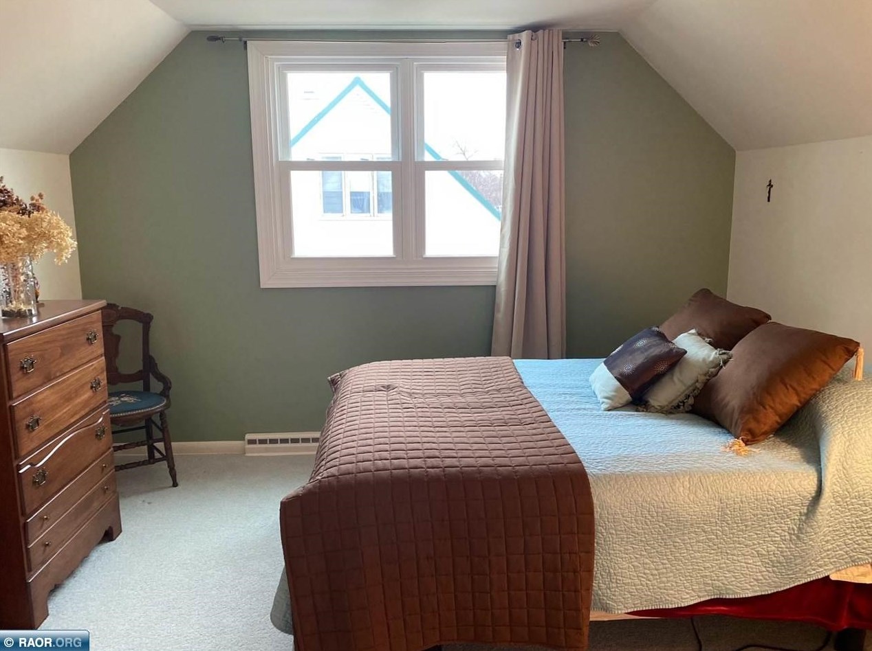 229 Hampshire Dr, Hoyt Lakes MN 55750-1236 exterior