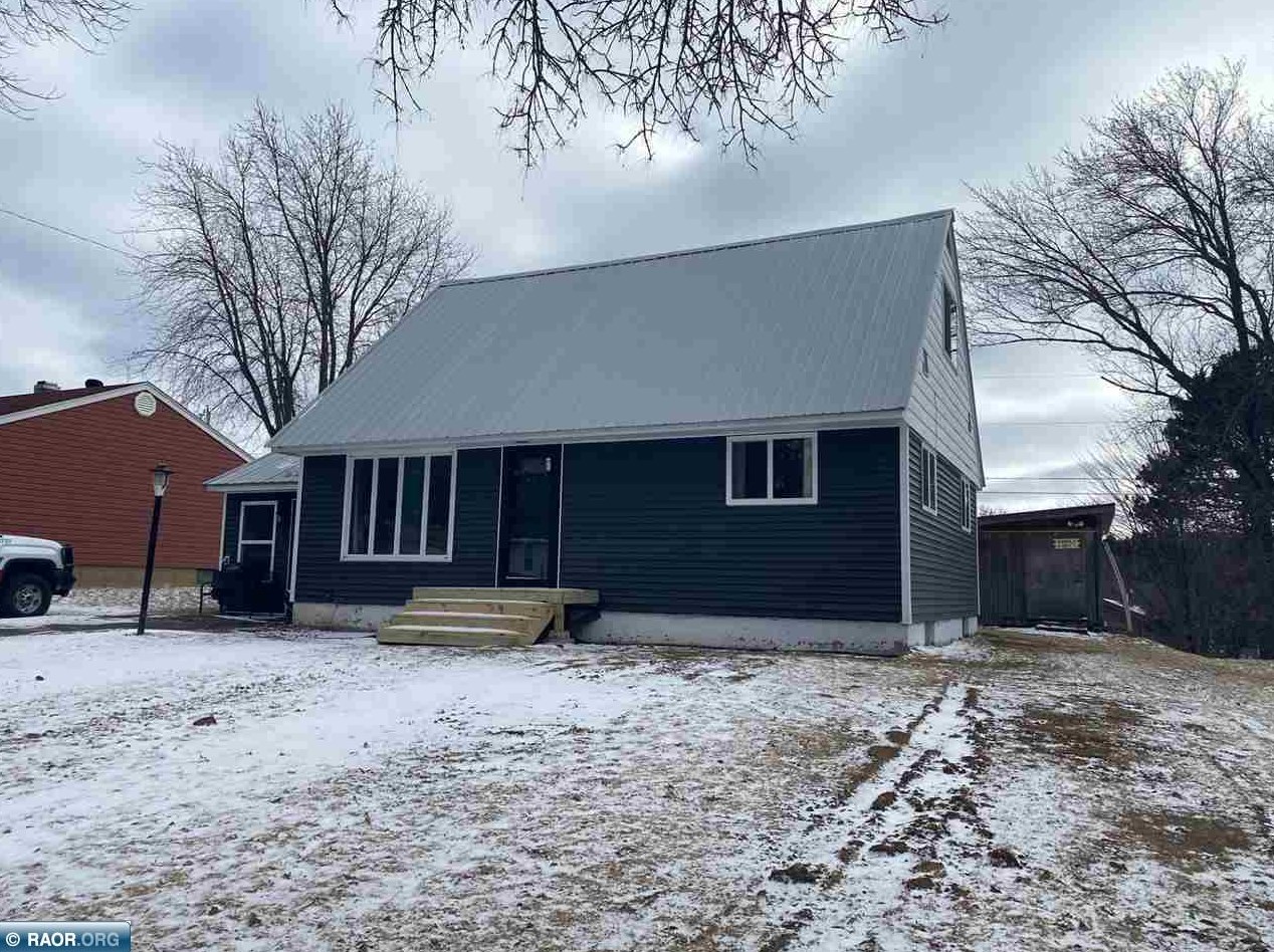 420 Arlington Rd, Hoyt Lakes, MN 55750-1327