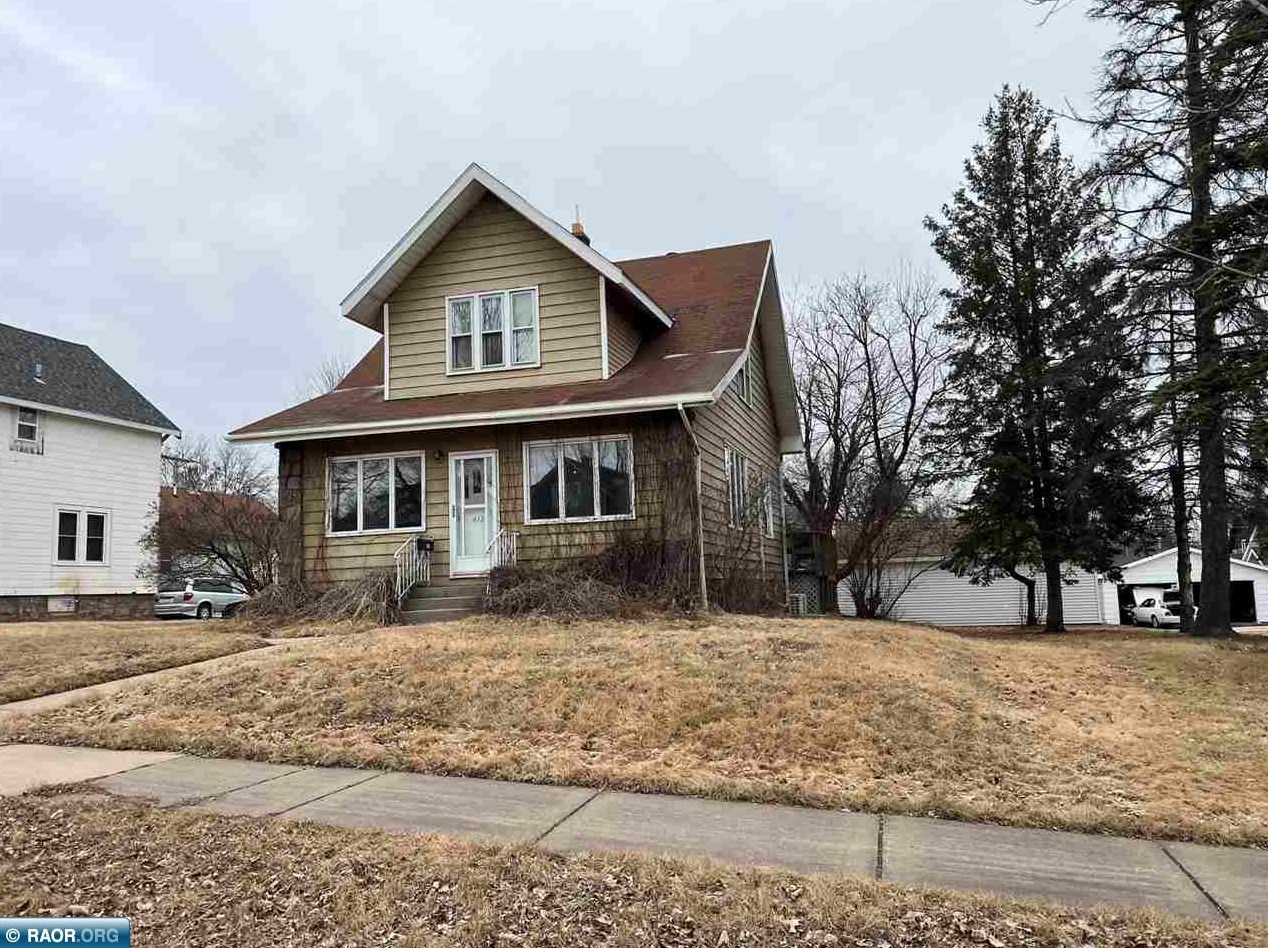 412 2nd St Nw, Chisholm, MN 55719