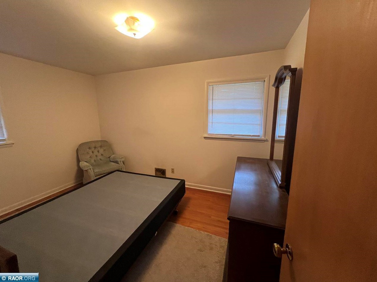 305 32nd St, Hibbing MN  55746-2696 exterior