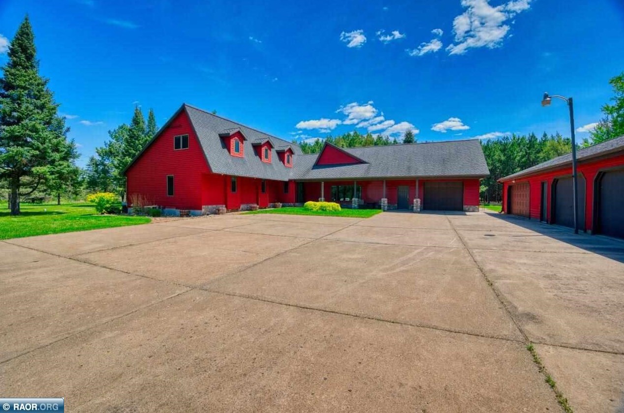 11216 Town Line Rd, Hibbing, MN 55746